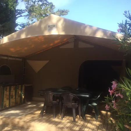 La Vallee De Campsite 4*